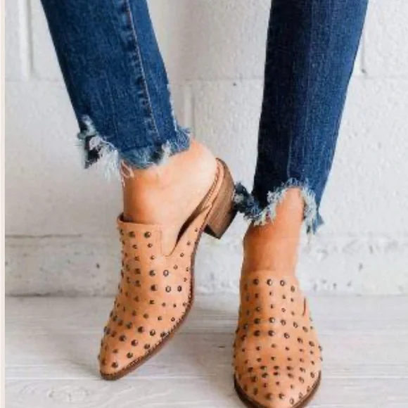 Cara Studded Tan Mules with Block Heel 41 size Women’s 10 NEW in Box NWT - Picture 6 of 6